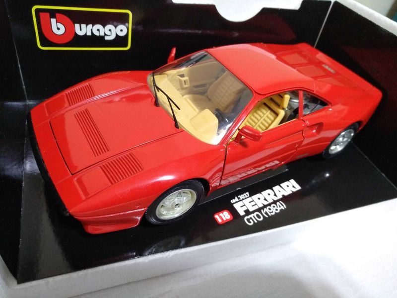 Моделька BBURAGO 1/18, FERRARI GTO 1984.