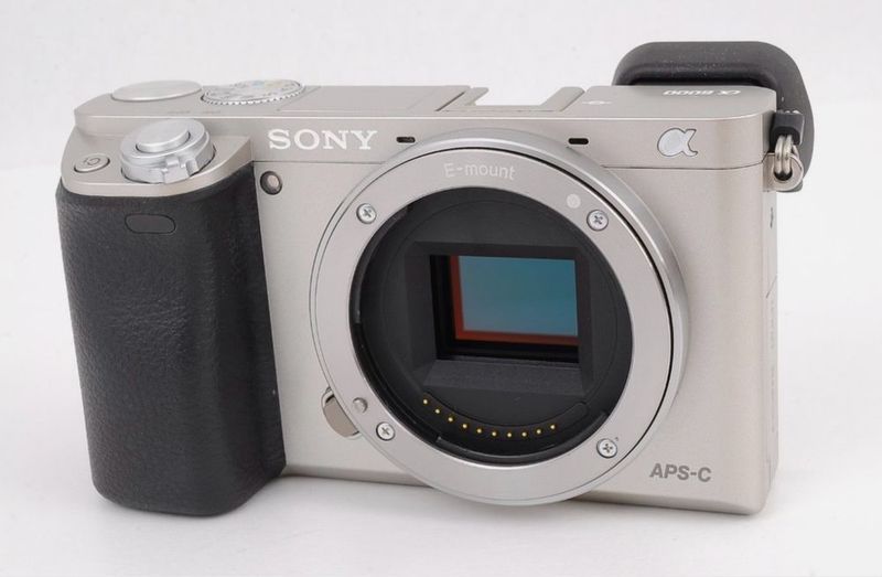 Sony A6000 без объектива