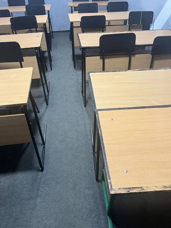 Arzon parta stul, 2ta doska, resepshin o'quv markaz yarim narxida beri Arzon parta stul, 2ta doska, resepshin o'quv markaz yarim narxida beri