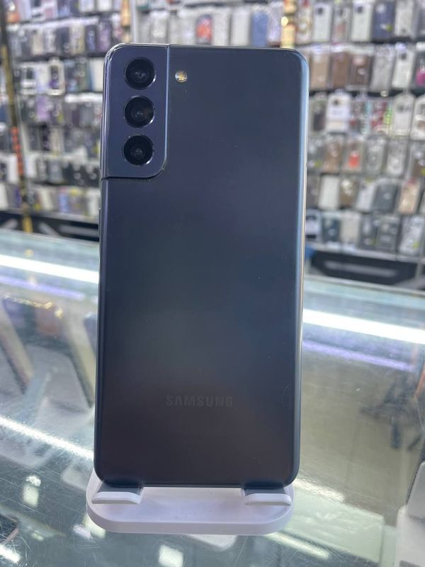 Samsung S 21 (5G) Samsung S 21 (5G)