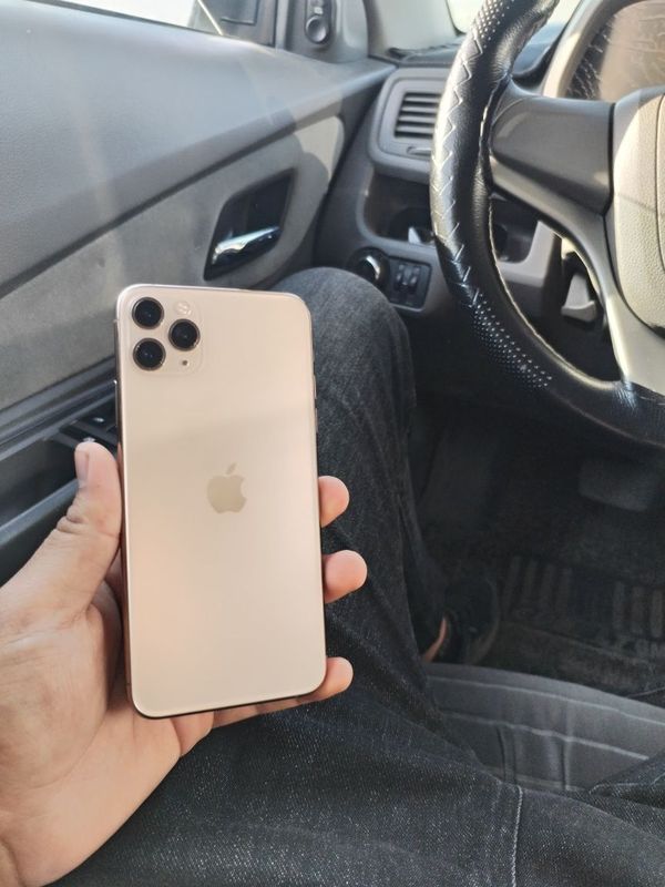 Iphone 11 pro max gold 256gb Iphone 11 pro max gold 256gb