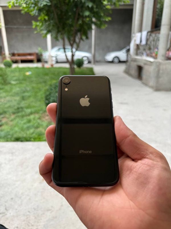 iPhone XR black.