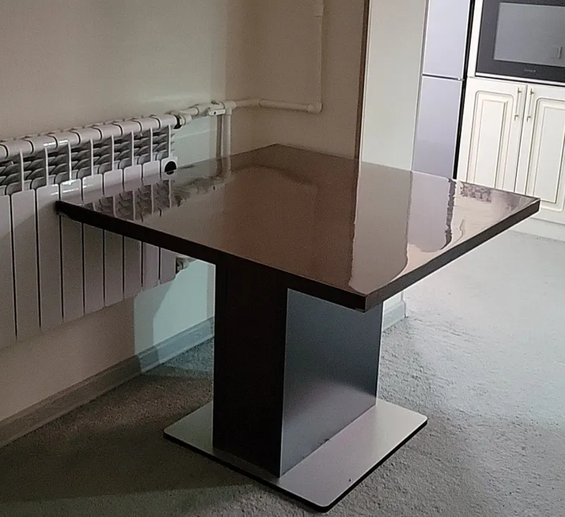 Стол (1 м * 1 м) Стол (1 м * 1 м)