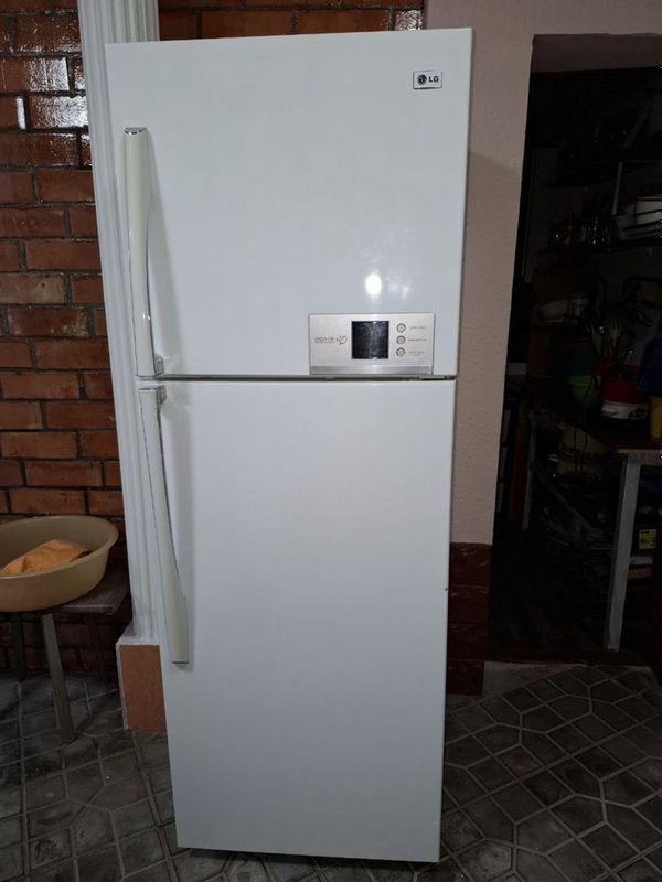 Холодильник LG в отличном состоянии