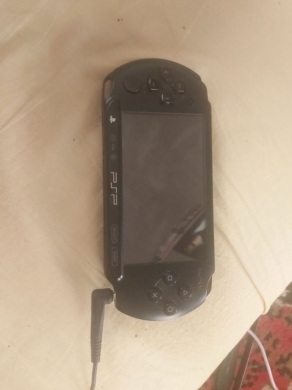 Sony Playstation portable 3000 narxi kelishiladi