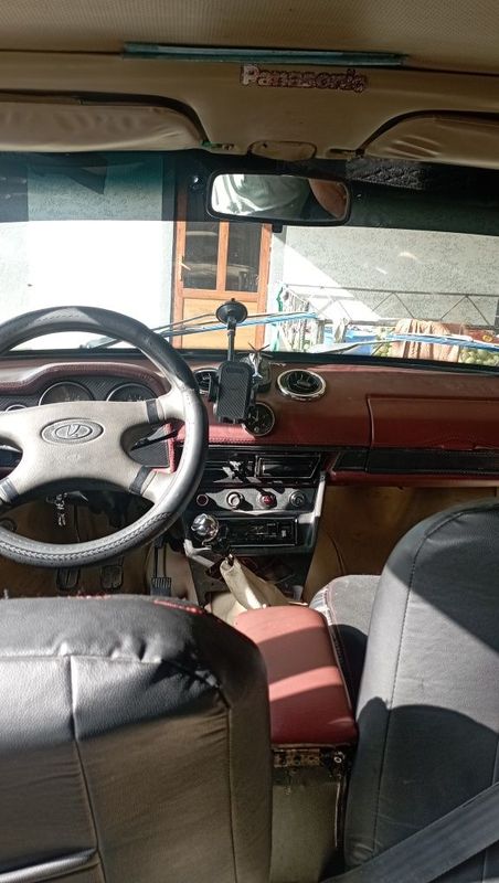 Mashina sotiladi vaz 2103 Mashina sotiladi vaz 2103