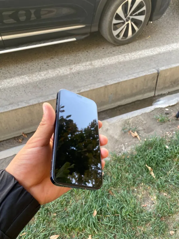 Iphone 11 sotiladi ideal 64 68 feys turu bor