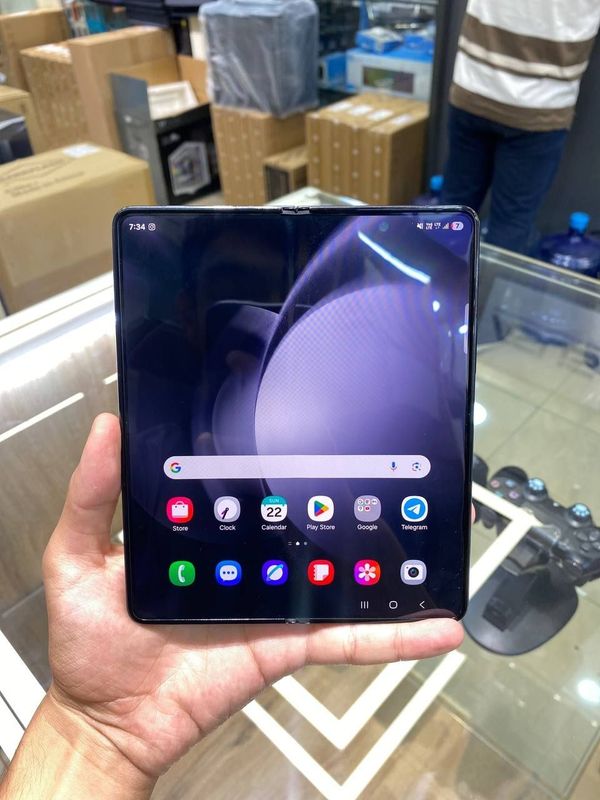 Samsung ZFold 5 qora