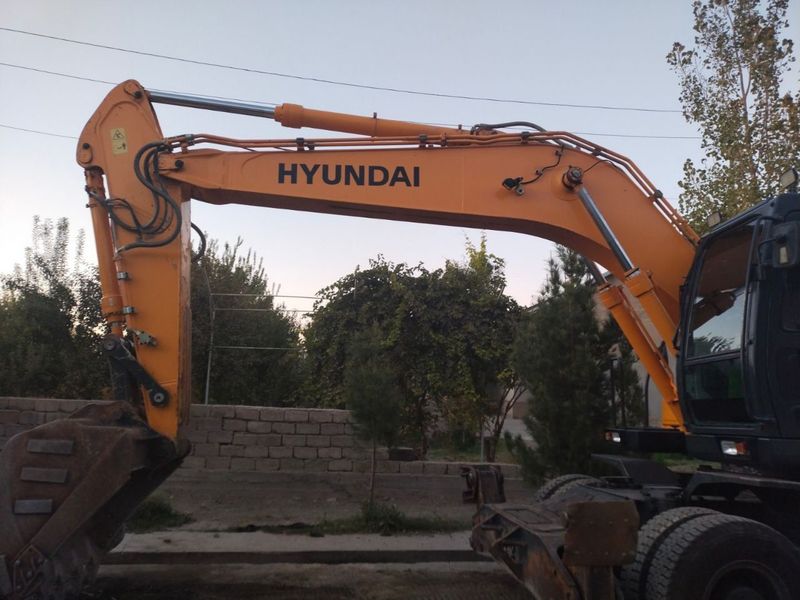 Ekskavator Hyundai