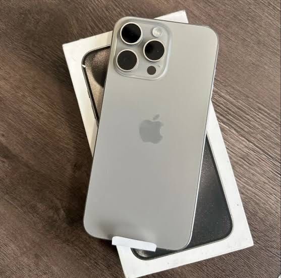 Iphone 15 pro max 256 Natural Ideal 10/10 Iphone 15 pro max 256 Natural Ideal 10/10