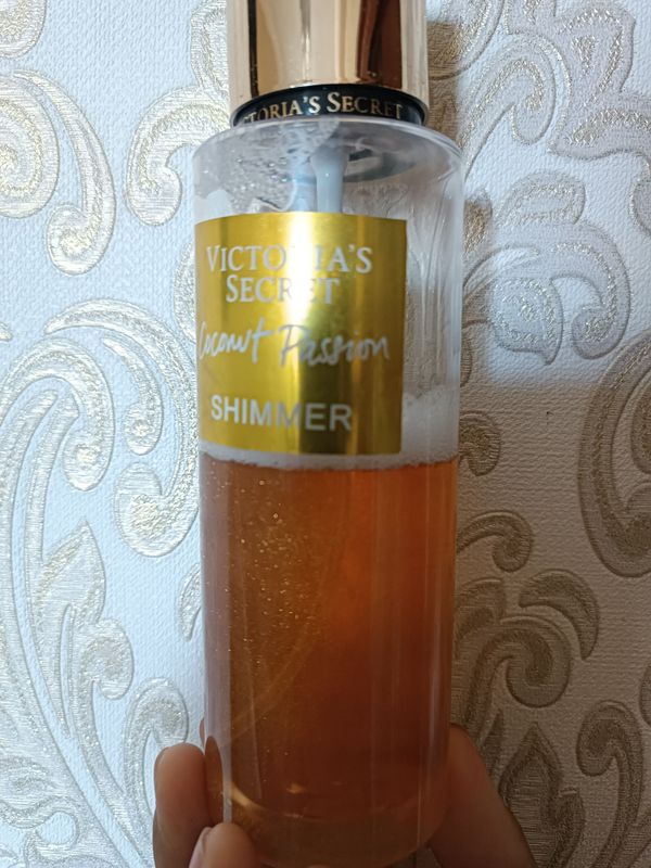 Victoria's secret Coconut passion shimmer Victoria's secret Coconut passion shimmer