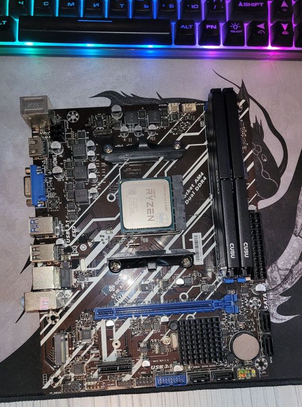 Игровой Комплект Ryzen 5 2600 + DDR4 16GB 3200MHZ + A320 MOTHERBOARD Игровой Комплект Ryzen 5 2600 + DDR4 16GB 3200MHZ + A320 MOTHERBOARD