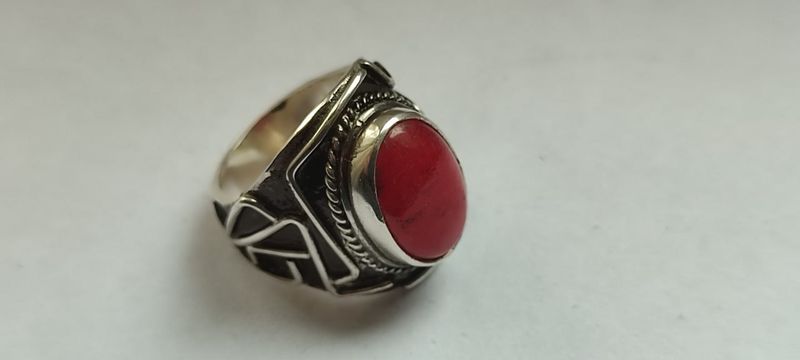 Кольцо серебряное с камнем ГРАНАТ, разм.19 Кольцо серебряное с камнем ГРАНАТ, разм.19