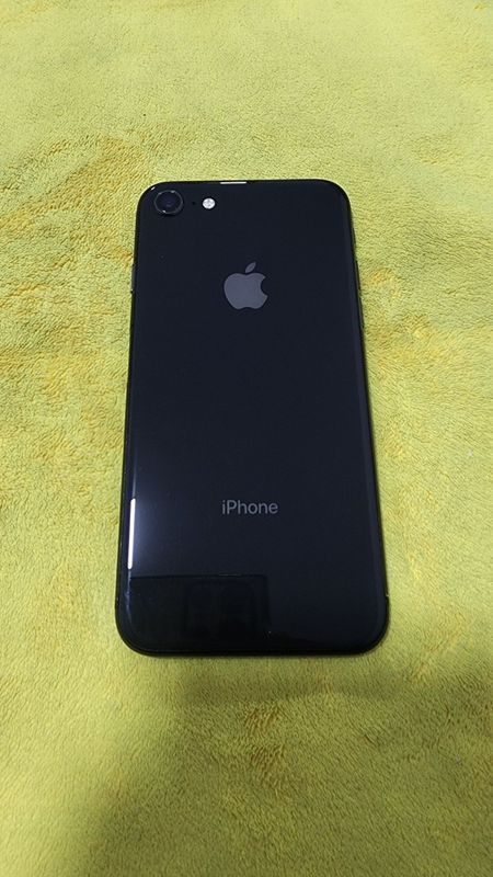 Iphone 8 xotira 64 talik