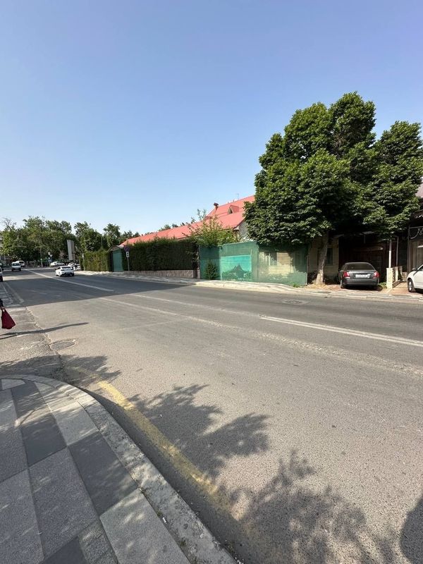 Mirzo ulug'bek Nikitina 1-liniya 3.53 sotix yer sotiladi Mirzo ulug'bek Nikitina 1-liniya 3.53 sotix yer sotiladi