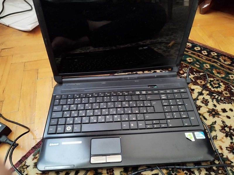 Ноутбук Fujitsu Lifebook AH530 для запчасти