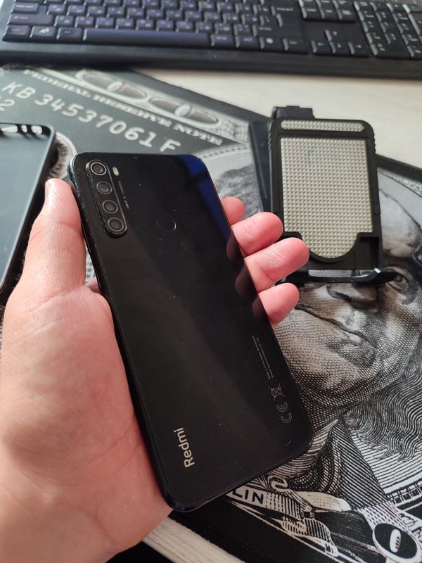 Redmi note 8 4/64gb