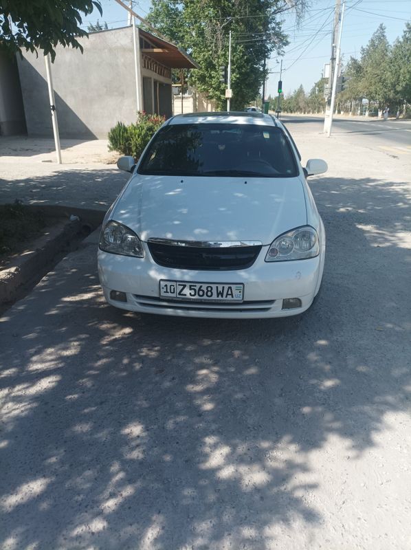Lasetti 1.8 sotiladi Lasetti 1.8 sotiladi