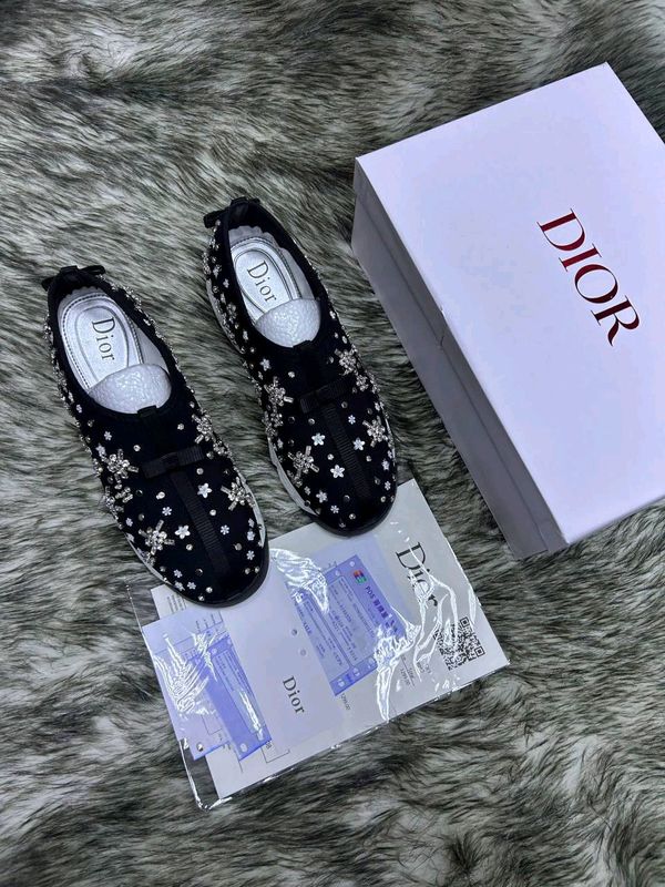 ТРЕНДВЫЙ МОДЕЛ DIOR