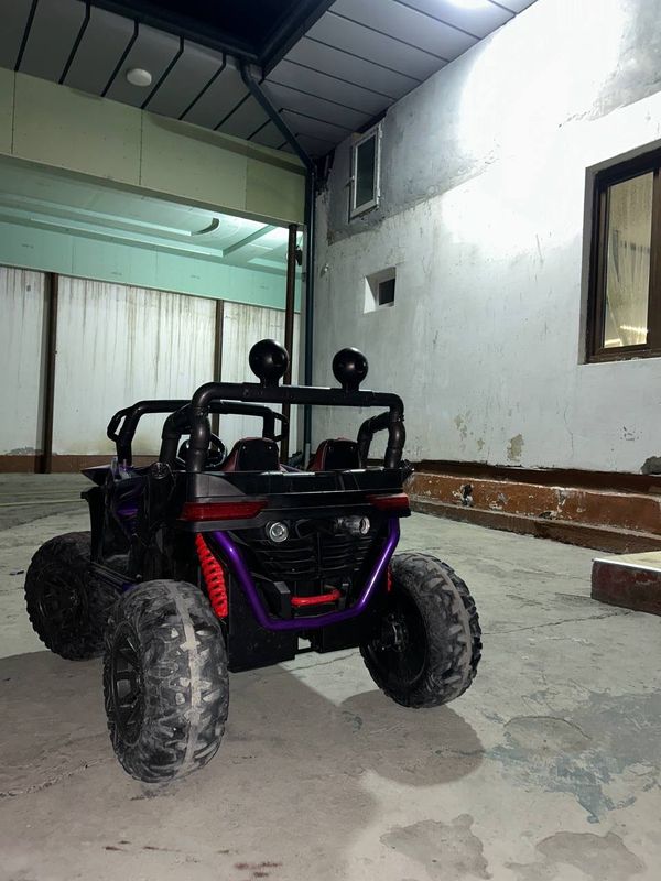 Detiskiy avto mobil holati yangi 2kishilik 100kg Detiskiy avto mobil holati yangi 2kishilik 100kg