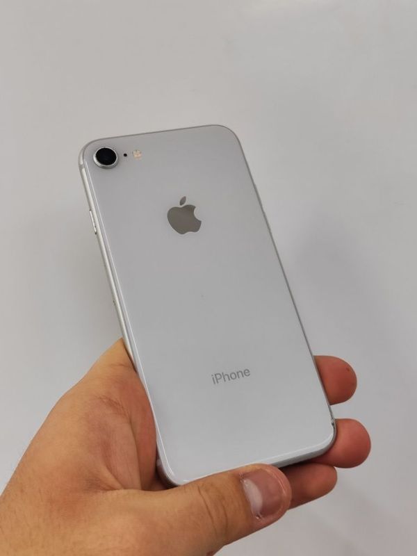 Iphone 8 Silver 64 Gb