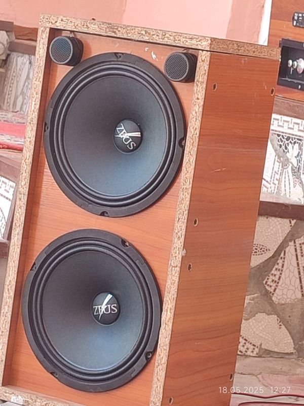 ZEUS Kalonka sotiladi Estradniy Midbass ZEUS Kalonka sotiladi Estradniy Midbass