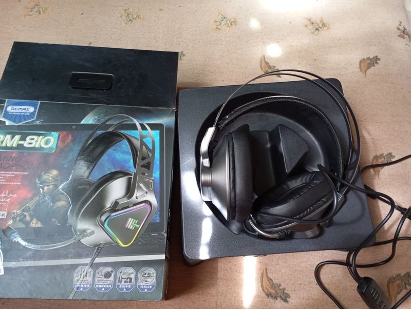 Продам игровые наушники Продам игровые наушники