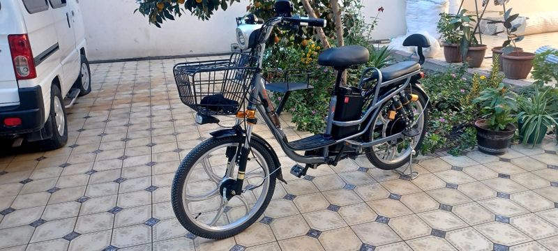 Veloskuter sotiladi srochna
