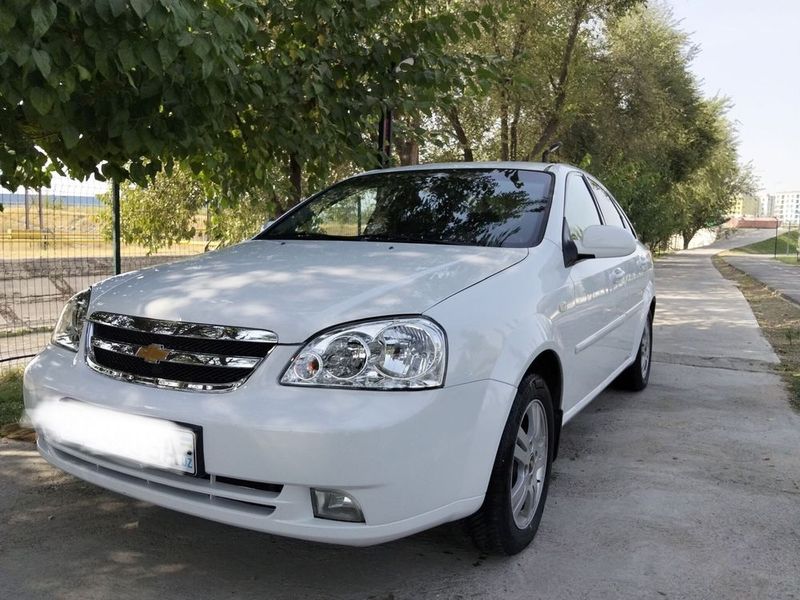 Продаю машину chevrolet lacetti Продаю машину chevrolet lacetti