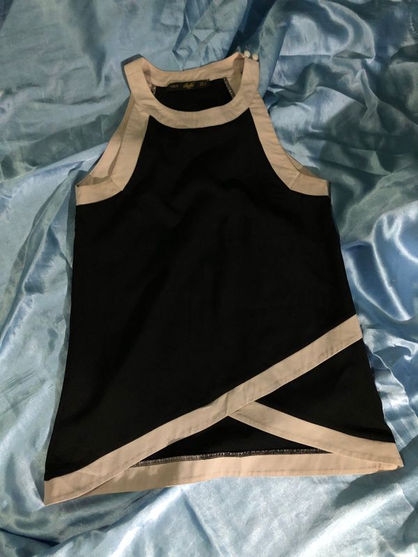 Yangi top razmeri S made in turkey bebe plus brendi Yangi top razmeri S made in turkey bebe plus brendi