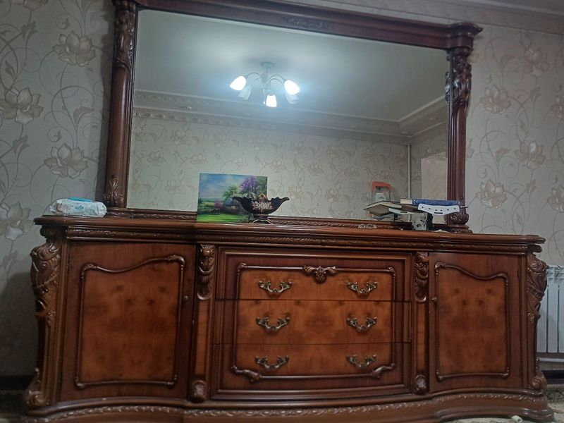 Дубайский мебель. Узунлиги 2/23 метр. Енига 2 метр Дубайский мебель. Узунлиги 2/23 метр. Енига 2 метр