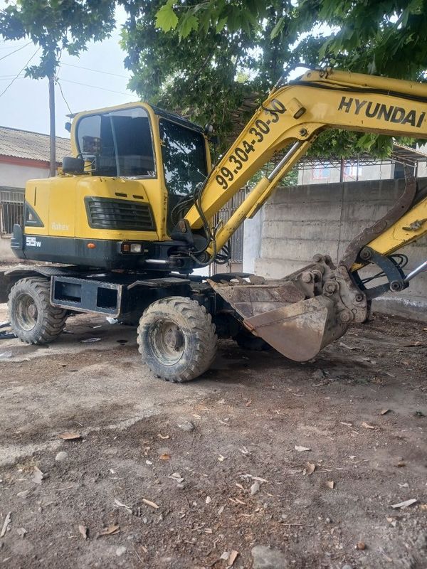 Excavator HYUNNDAI