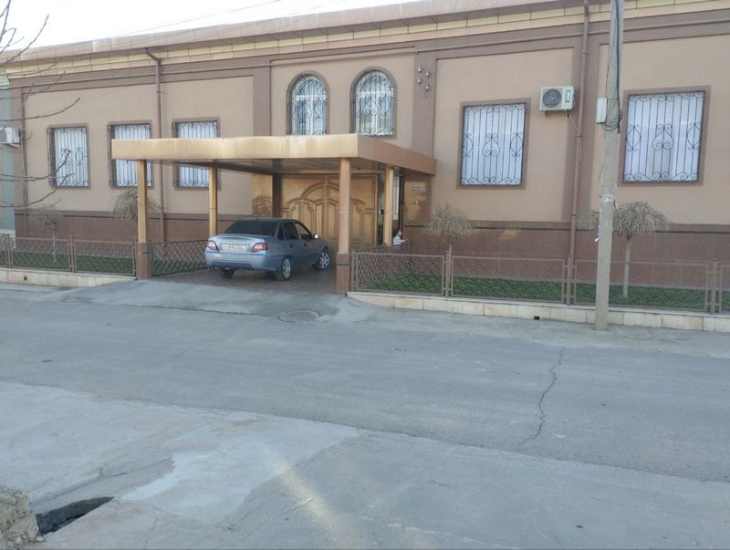 Nazarbek uy sotiladi 3.2 sutiq Nazarbek uy sotiladi 3.2 sutiq
