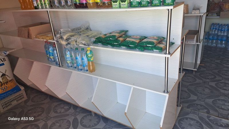 Прилавки и кассовый стол для магазина Прилавки и кассовый стол для магазина