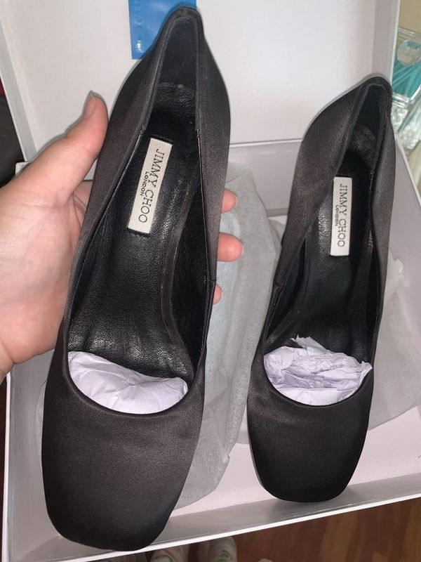 Jimmy Choo kabluk sotiladi 39 Jimmy Choo kabluk sotiladi 39