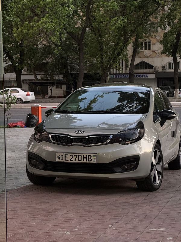Kia rio 2012 yil holati ideal oʻzim haydagan moshina Kia rio 2012 yil holati ideal oʻzim haydagan moshina