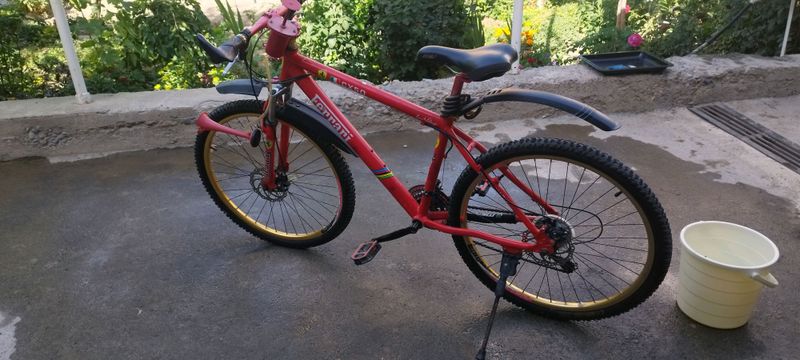 Velosiped sotiladi 948918880