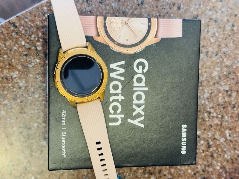 Galaxy Watch 42 mm Rose Gold Galaxy Watch 42 mm Rose Gold