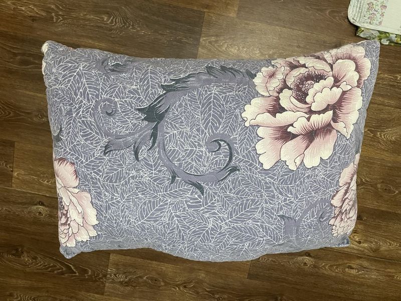 Продам подушку 40*60 Продам подушку 40*60