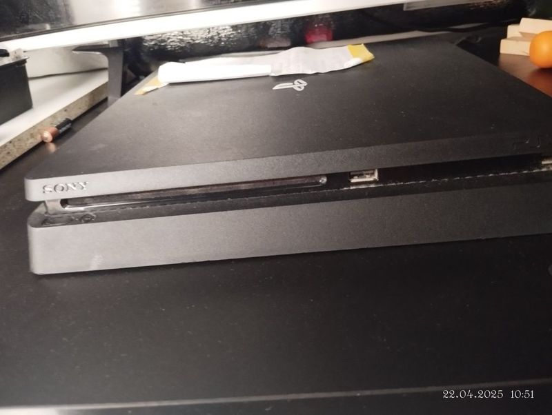 Плейстейшен 4 slim Плейстейшен 4 slim