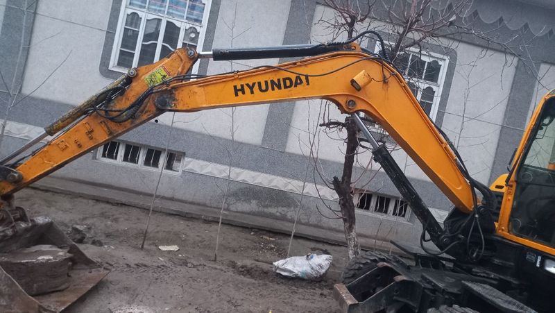 Ekskavator hyundai