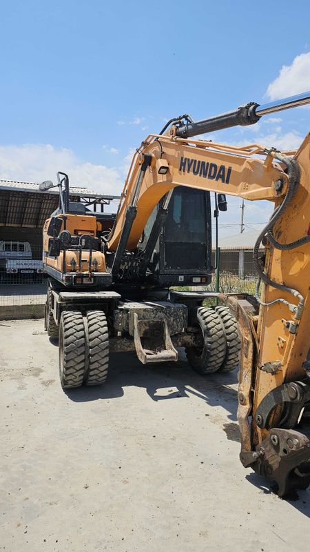 Экскаватор Hyundai HW145 год 2020 Экскаватор Hyundai HW145 год 2020