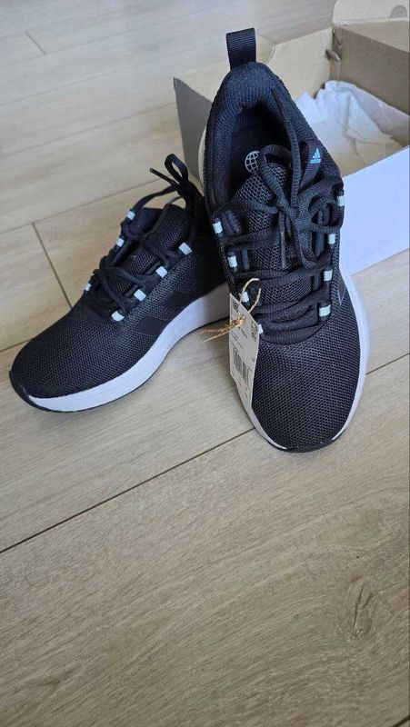 Крассовки Adidas из США, р. 6.5US (EUR 38) Крассовки Adidas из США, р. 6.5US (EUR 38)
