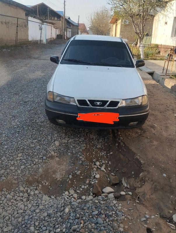 Yurib turgan moshina xolati yaxshi Yurib turgan moshina xolati yaxshi