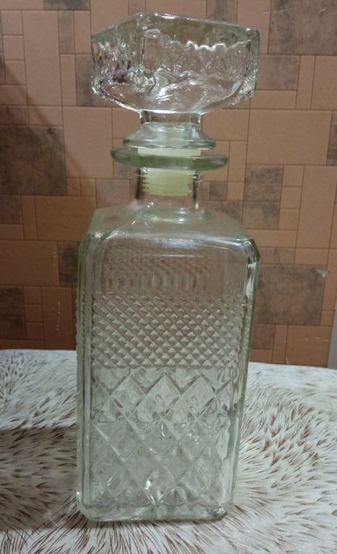 Продам хрустальный графин Продам хрустальный графин