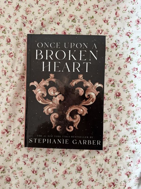 Книга Once upon a broken heart