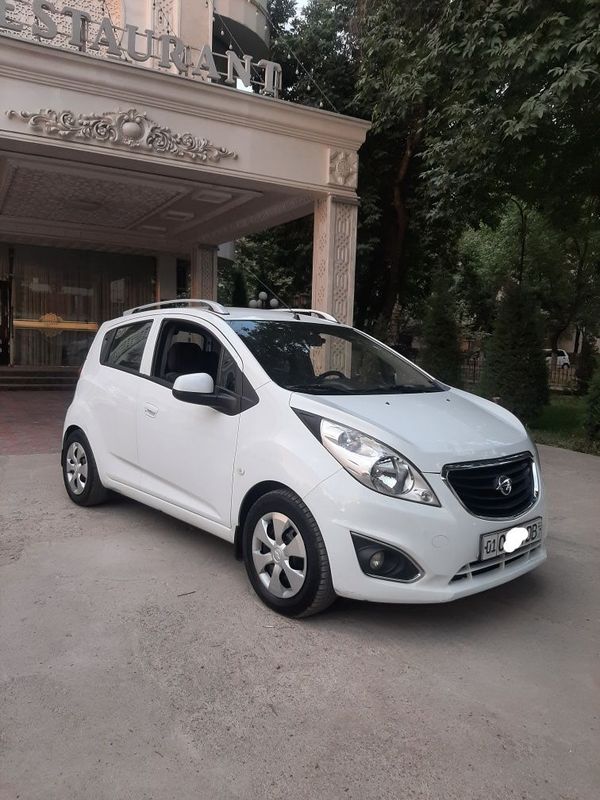 Spark Sotiladi 2018 yil Ravon R2 avtomat Metan gazi bor Spark Sotiladi 2018 yil Ravon R2 avtomat Metan gazi bor