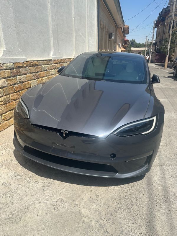Tesla Model S Plaid