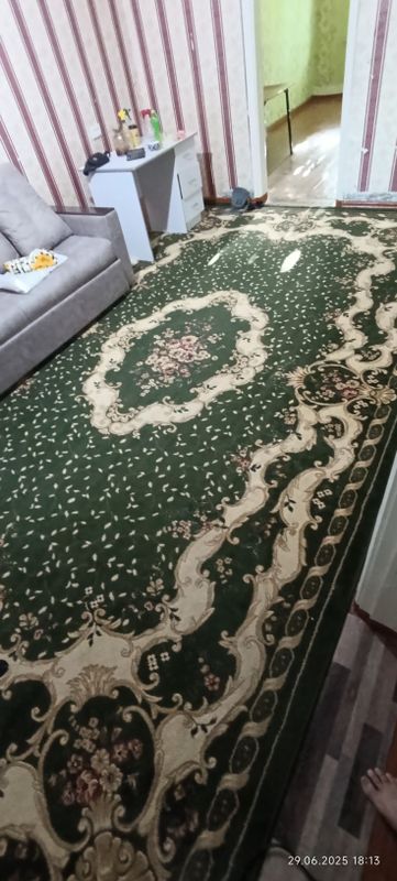Продам палас 3х5м не дырявый пятне нету , почти как новый.