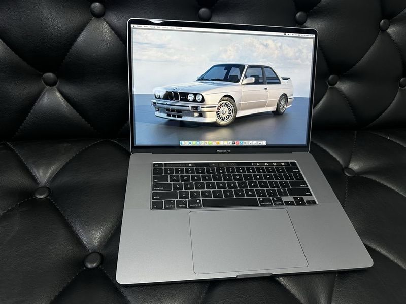 Apple MacBook Pro 2019 года i7-16-512 в идеальном состояние Америка